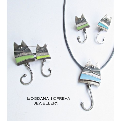Silver necklace by Topreva-blue kitty