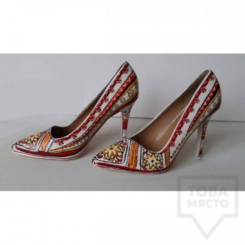 Дизайнерски дамски обувки Kareez Art Line - Народни шевици
