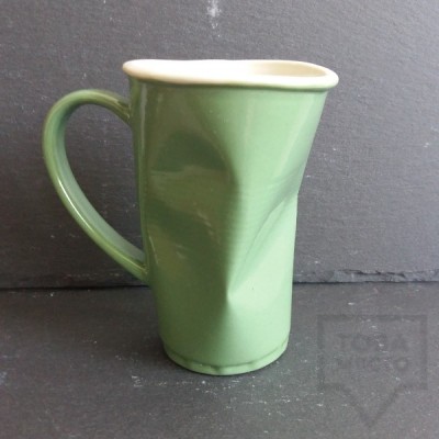 Ръчно изработена порцеланова чаша Korchev Design Studio - big green can