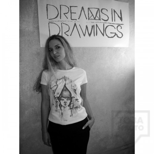 Ръчно рисувана тениска Dreams in Drawings - The Wardrobe