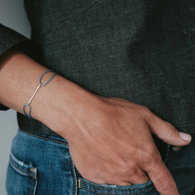 Red string silver bracelet Feelosophy - waters