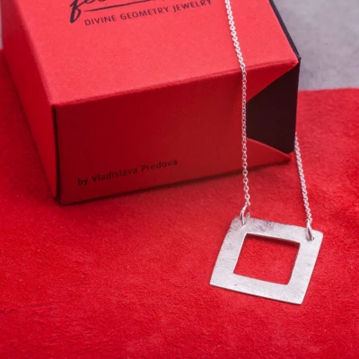 Silver necklace Feelosophy - bold square
